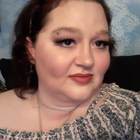 Meet your Posher, Holly - Picture 1 of 13